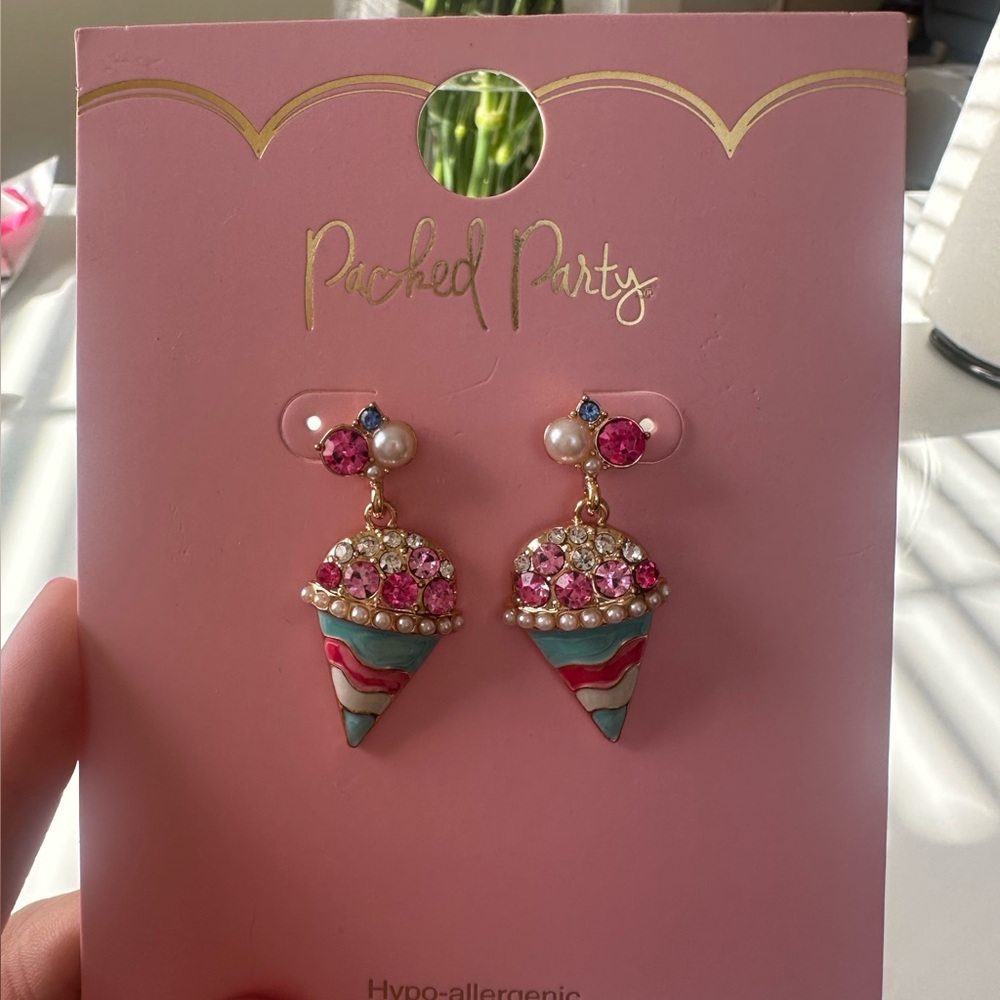 🥥PACKED PARTY SNOW CONE EARRINGS🥥